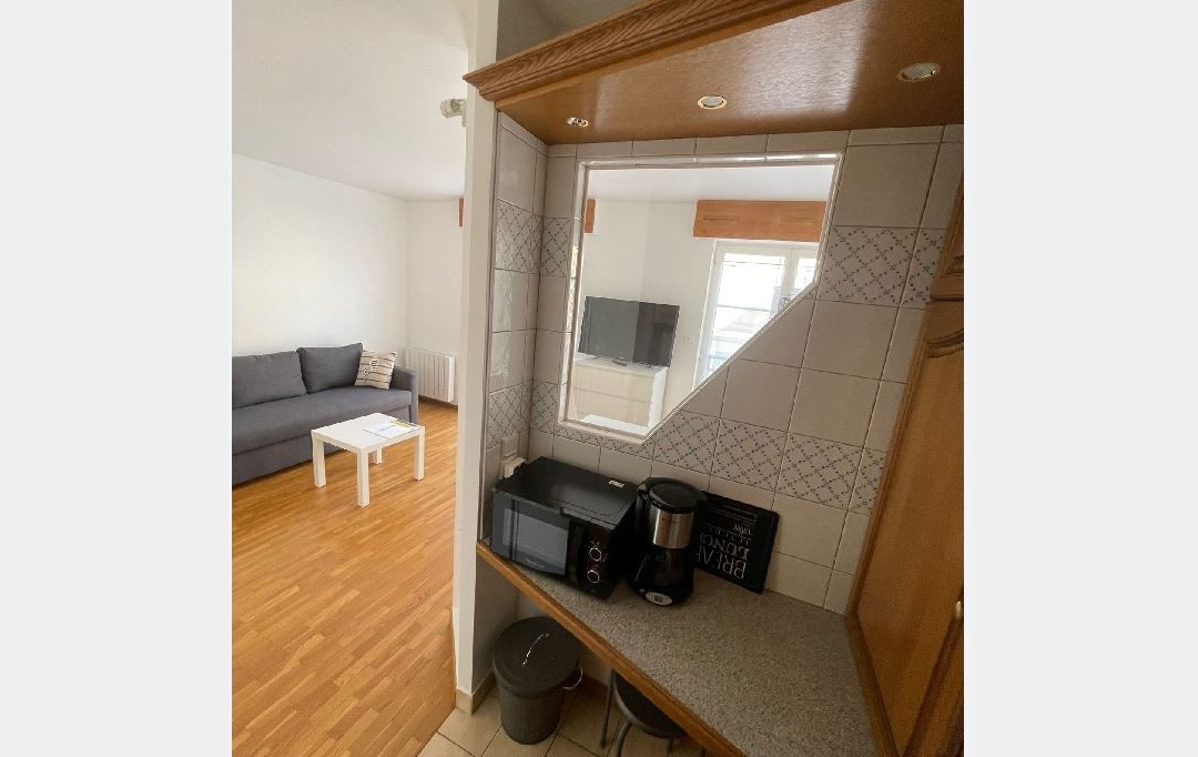 Annonces CRETEIL : Apartment | CHARENTON-LE-PONT (94220) | 27 m2 | 1 050 € 