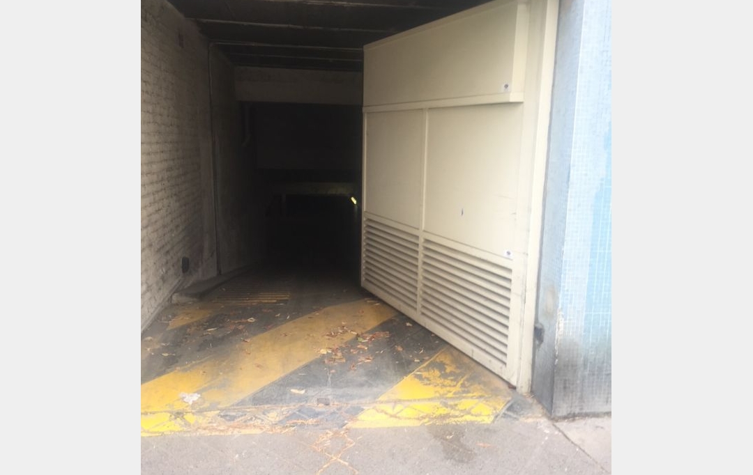 Annonces CRETEIL : Garage / Parking | PARIS (75015) | 0 m2 | 120 € 